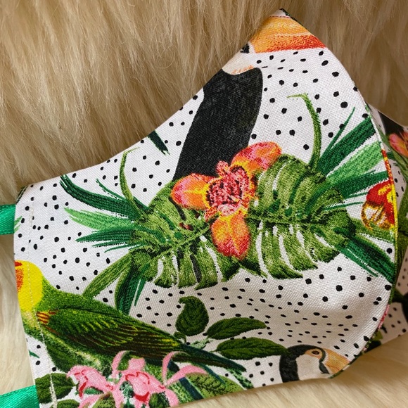 ❤️Womens Set of Two Face Masks❤️ - Picture 4 of 5